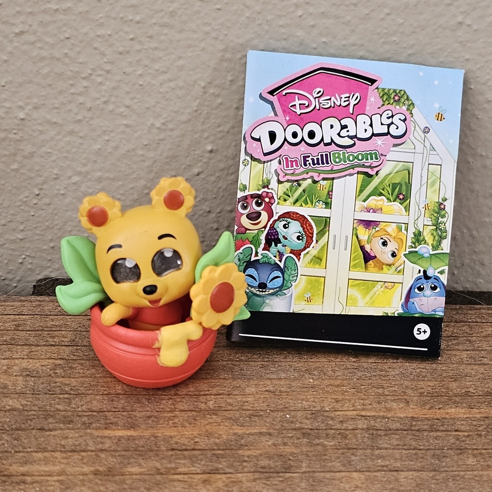Winnie The Pooh - Series 15 Disney Doorables - In Full Bloom